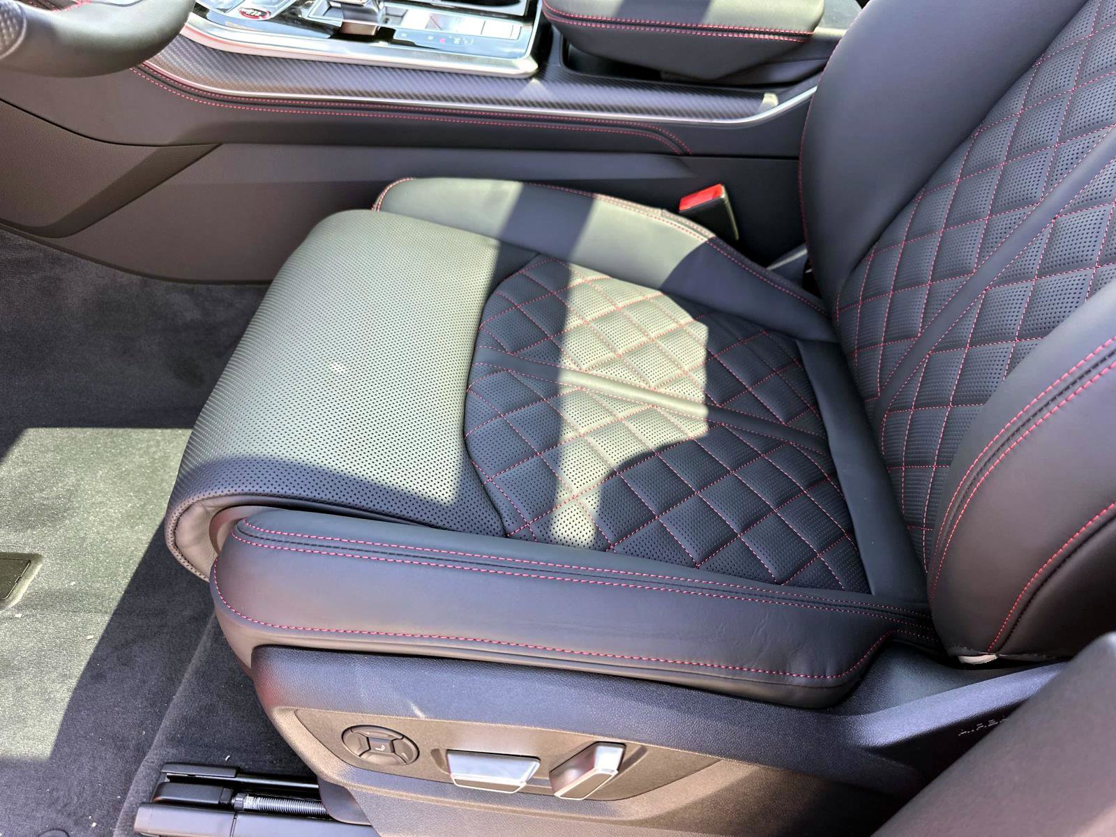 2026 Audi SQ8 Prestige photo 16