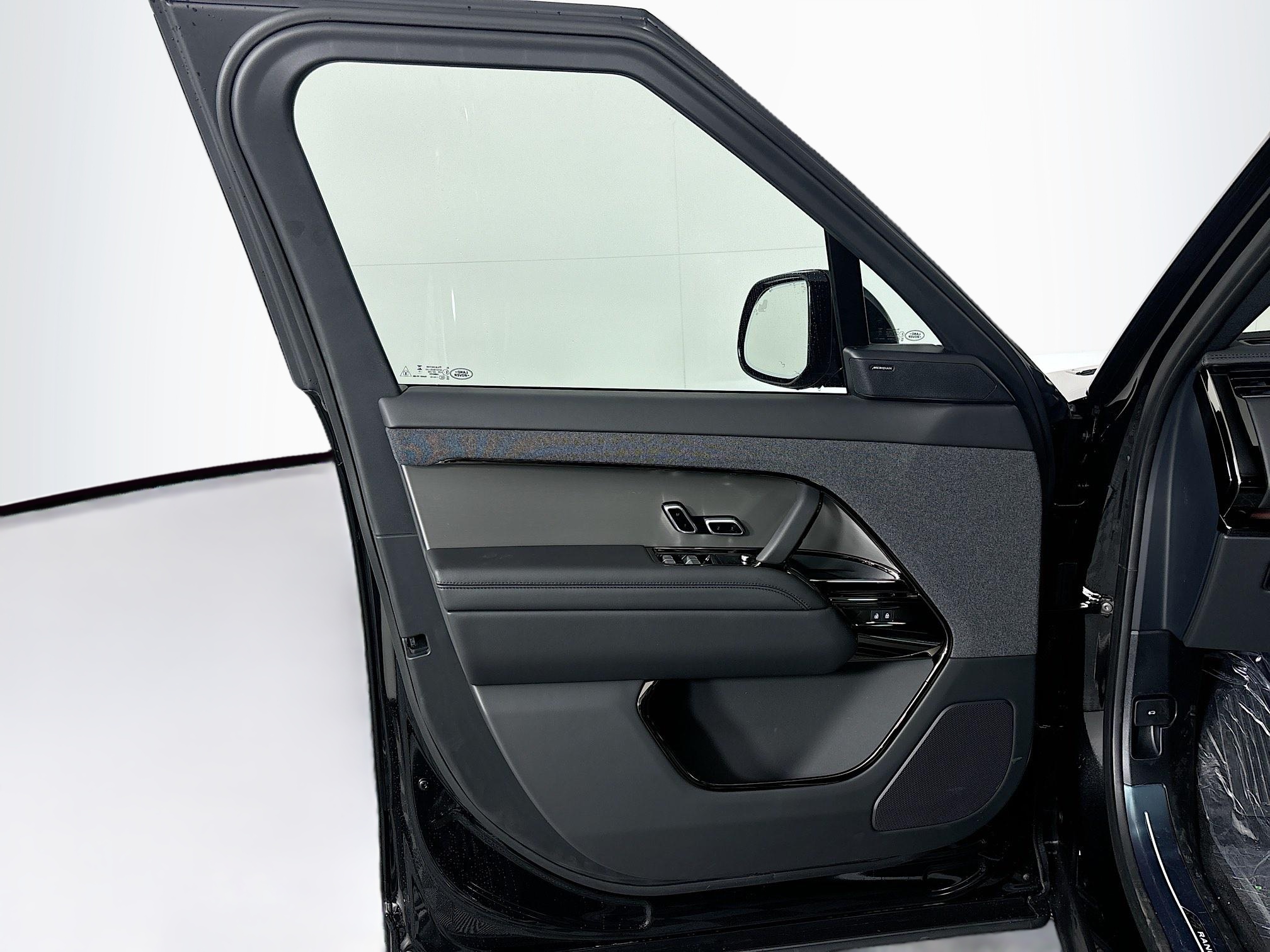 2025 Land Rover Range Rover Sport SE photo 10