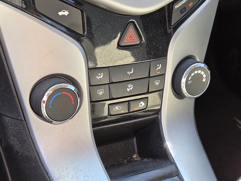 2016 Chevrolet Cruze LS photo 18