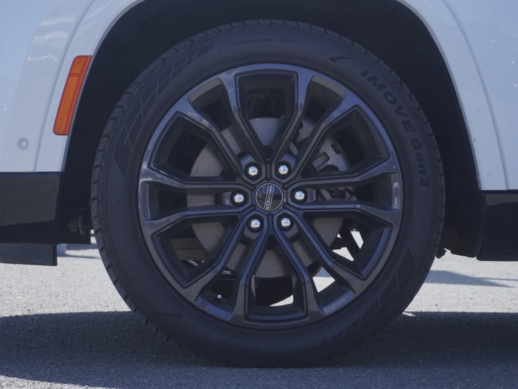 2024 Jeep Grand Wagoneer L II Obsidian photo 10