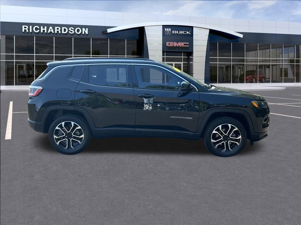 2022 Jeep Compass Limited photo 2