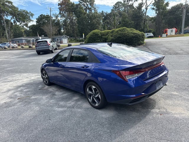 2023 Hyundai Elantra SEL photo 5