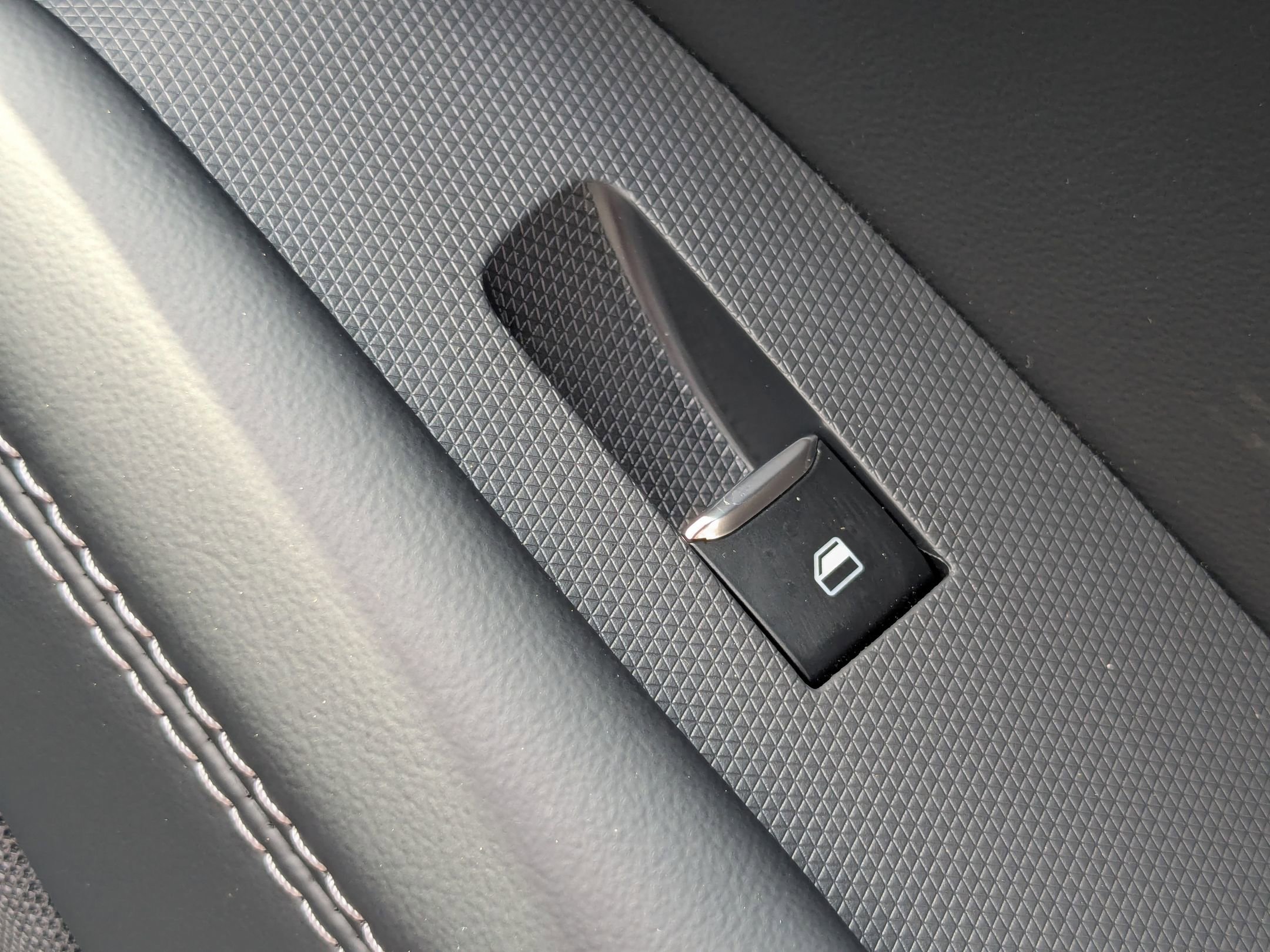 2025 Ford Mustang Mach-E Select photo 31