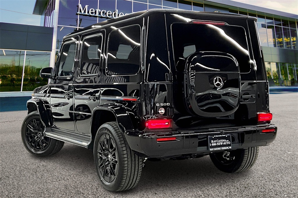 2025 Mercedes Benz G photo 3