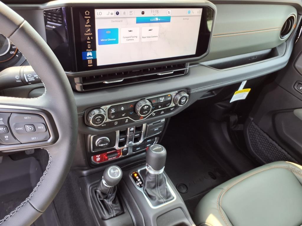 2025 Jeep Gladiator Mojave photo 13