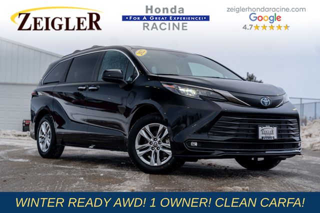 2022 Toyota Sienna Woodland Edition's photo