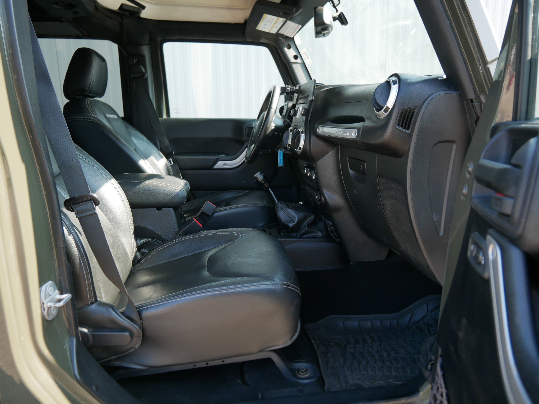 2015 Jeep Wrangler Unlimited Rubicon Hard Rock photo 14