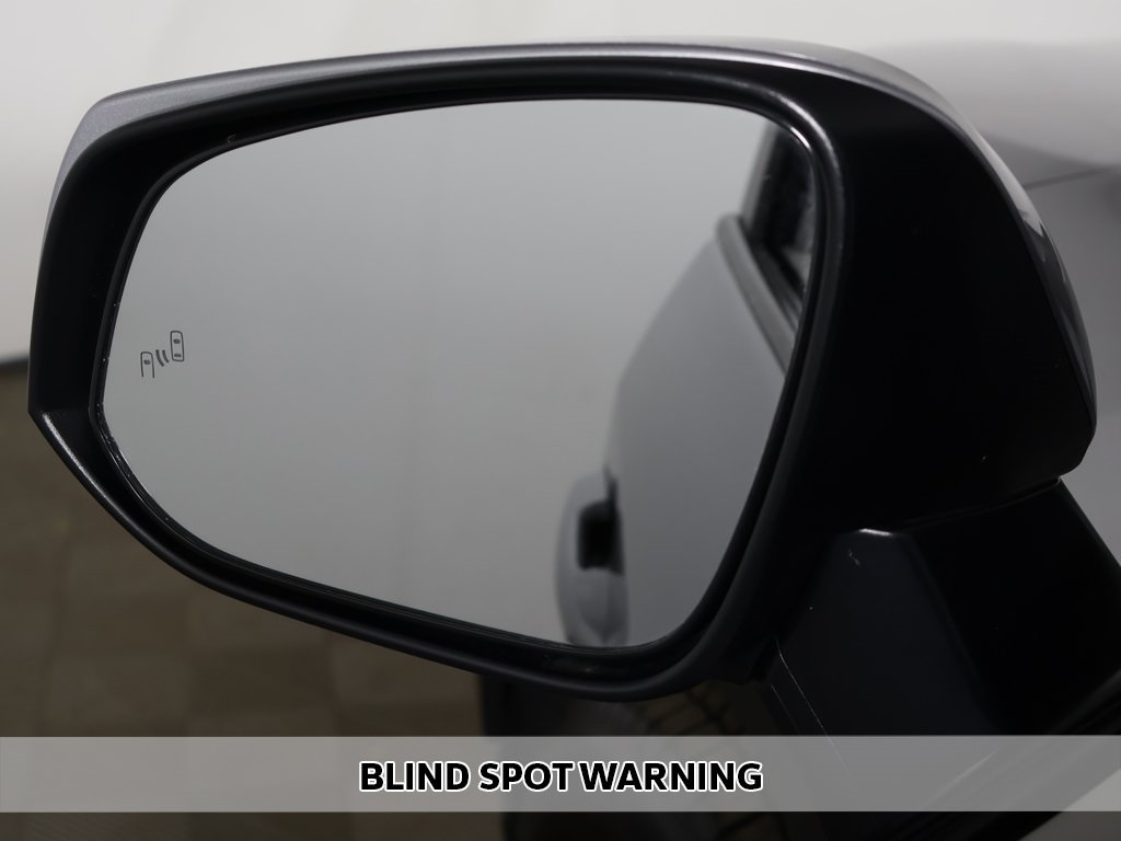 2024 Toyota RAV4 Hybrid XLE photo 3