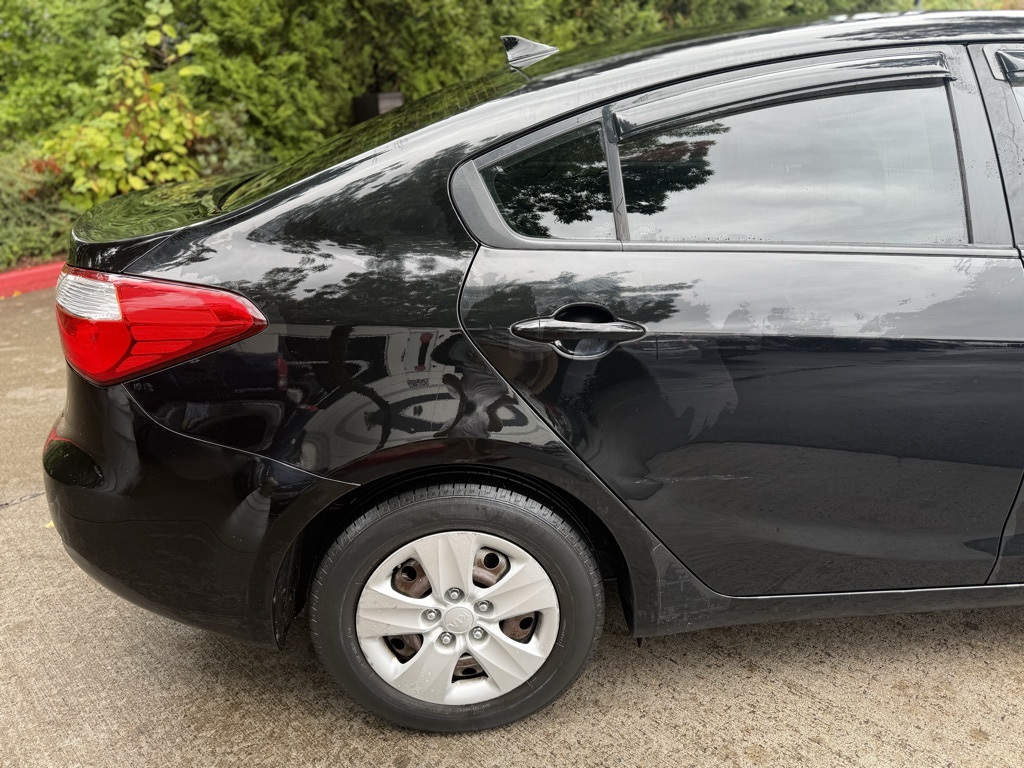 2015 Kia Forte LX photo 13