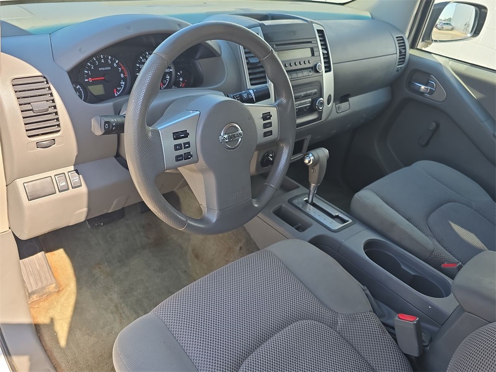 2014 Nissan Frontier S photo 10