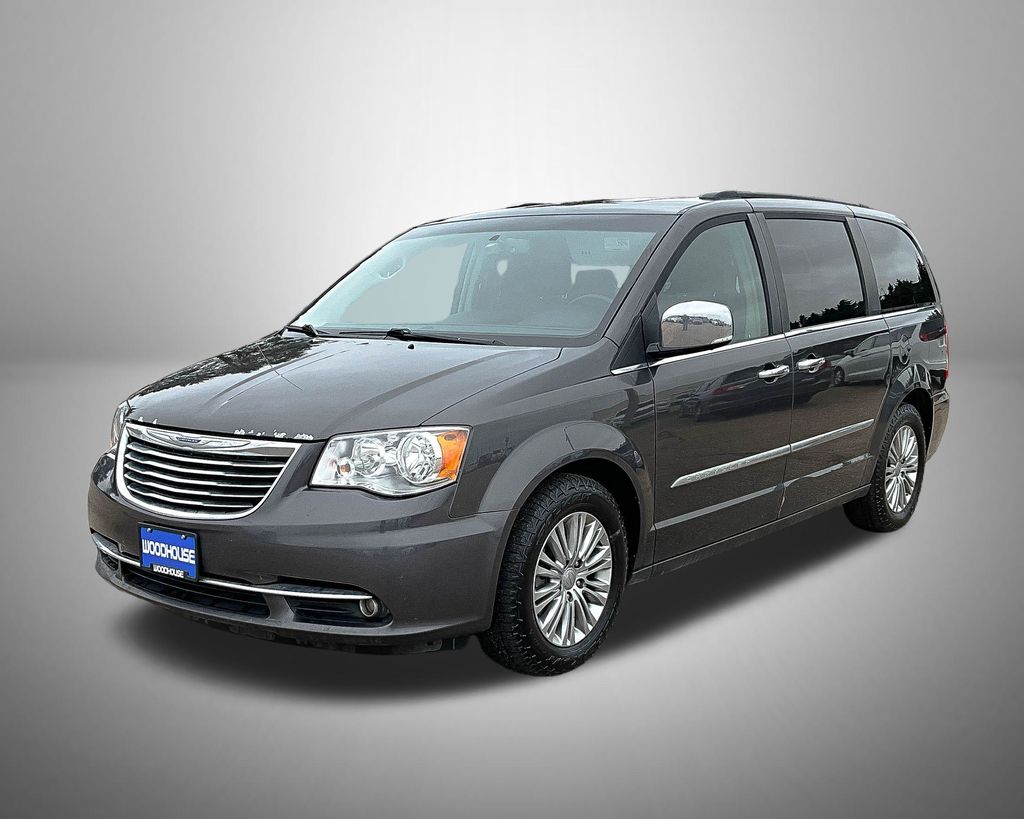2016 Chrysler Town & Country Anniversary Edition