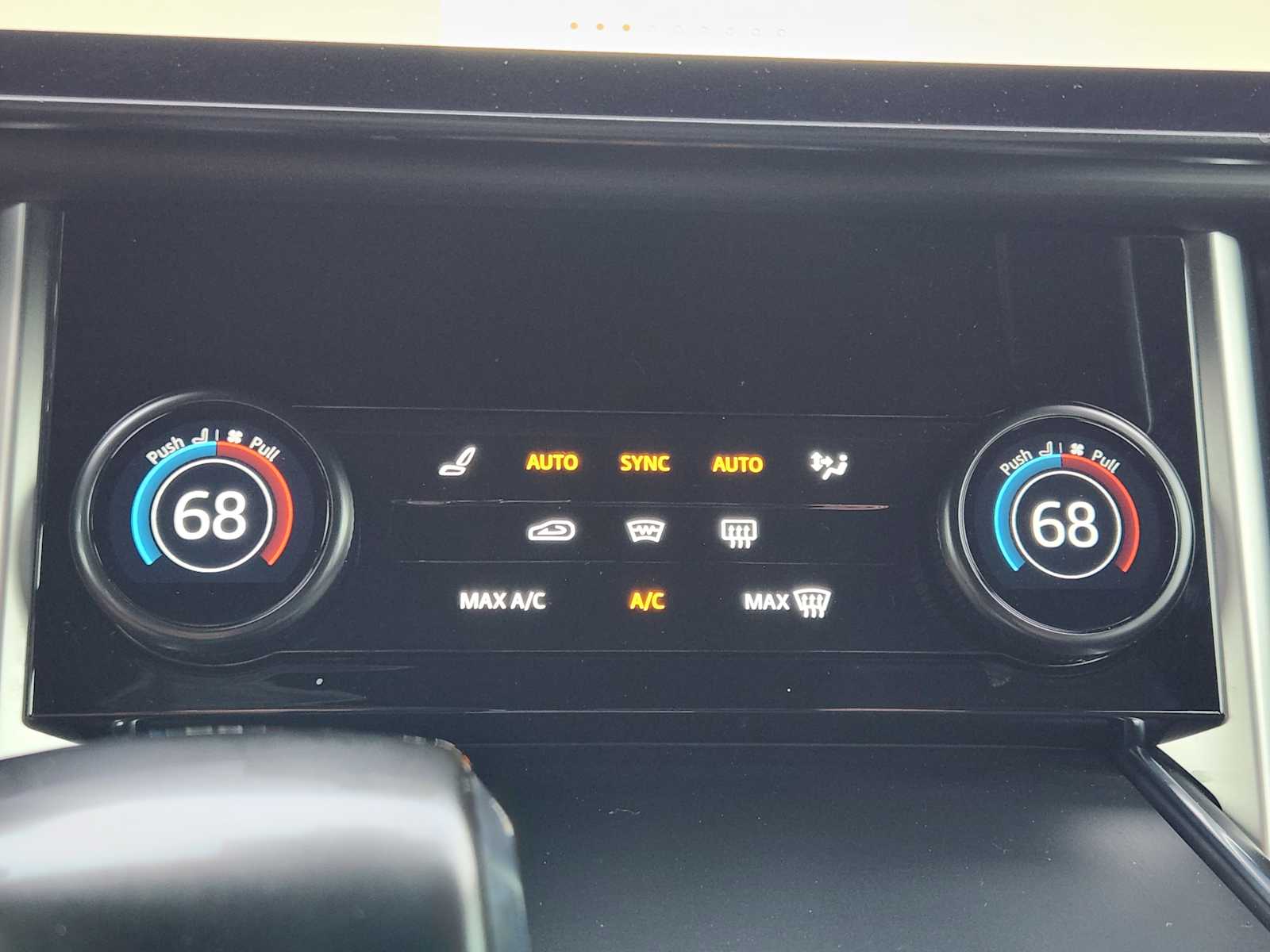 2023 Land Rover Range Rover SV photo 16