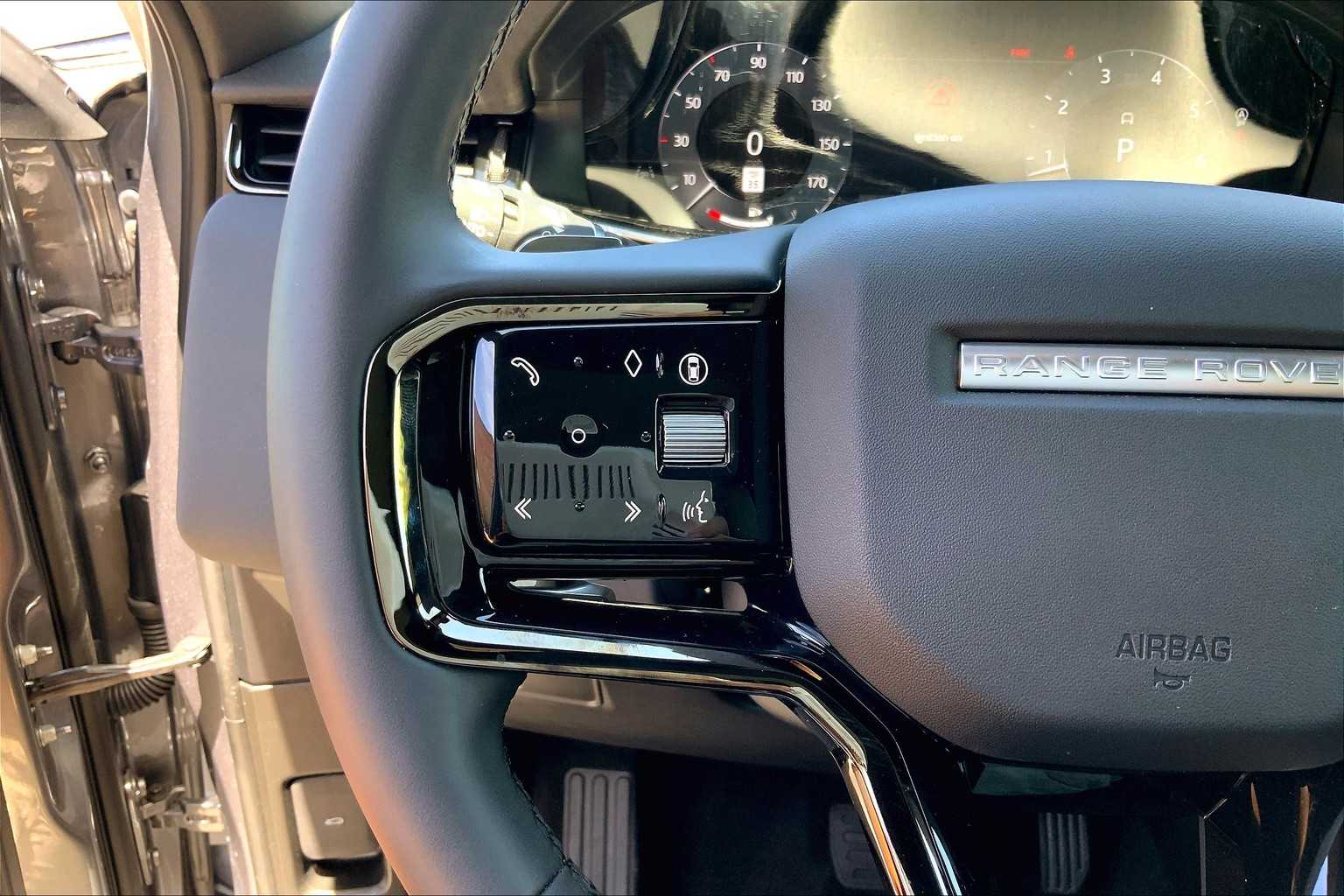 2024 Land Rover Range Rover Evoque S photo 43