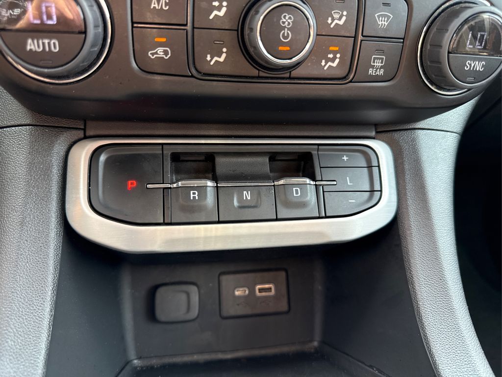 2023 Gmc Acadia SLE photo 32