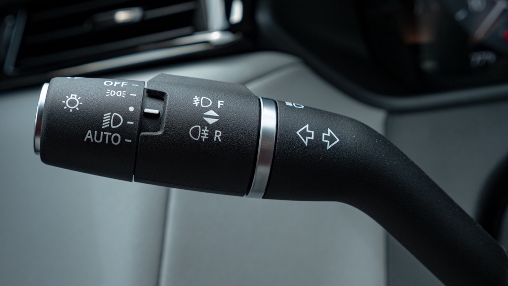 2025 Land Rover Range Rover Velar SE photo 25