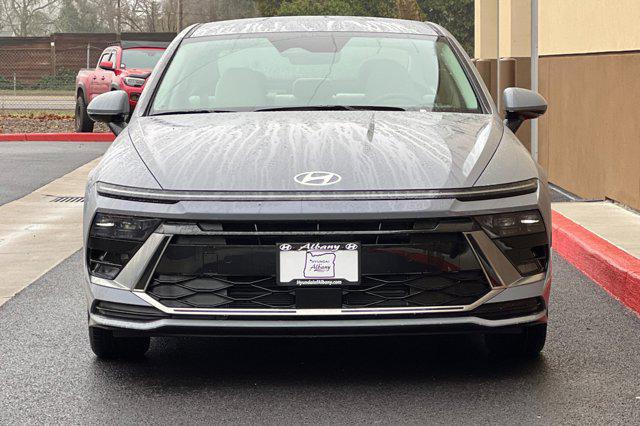 2025 Hyundai Sonata Hybrid SEL photo 3