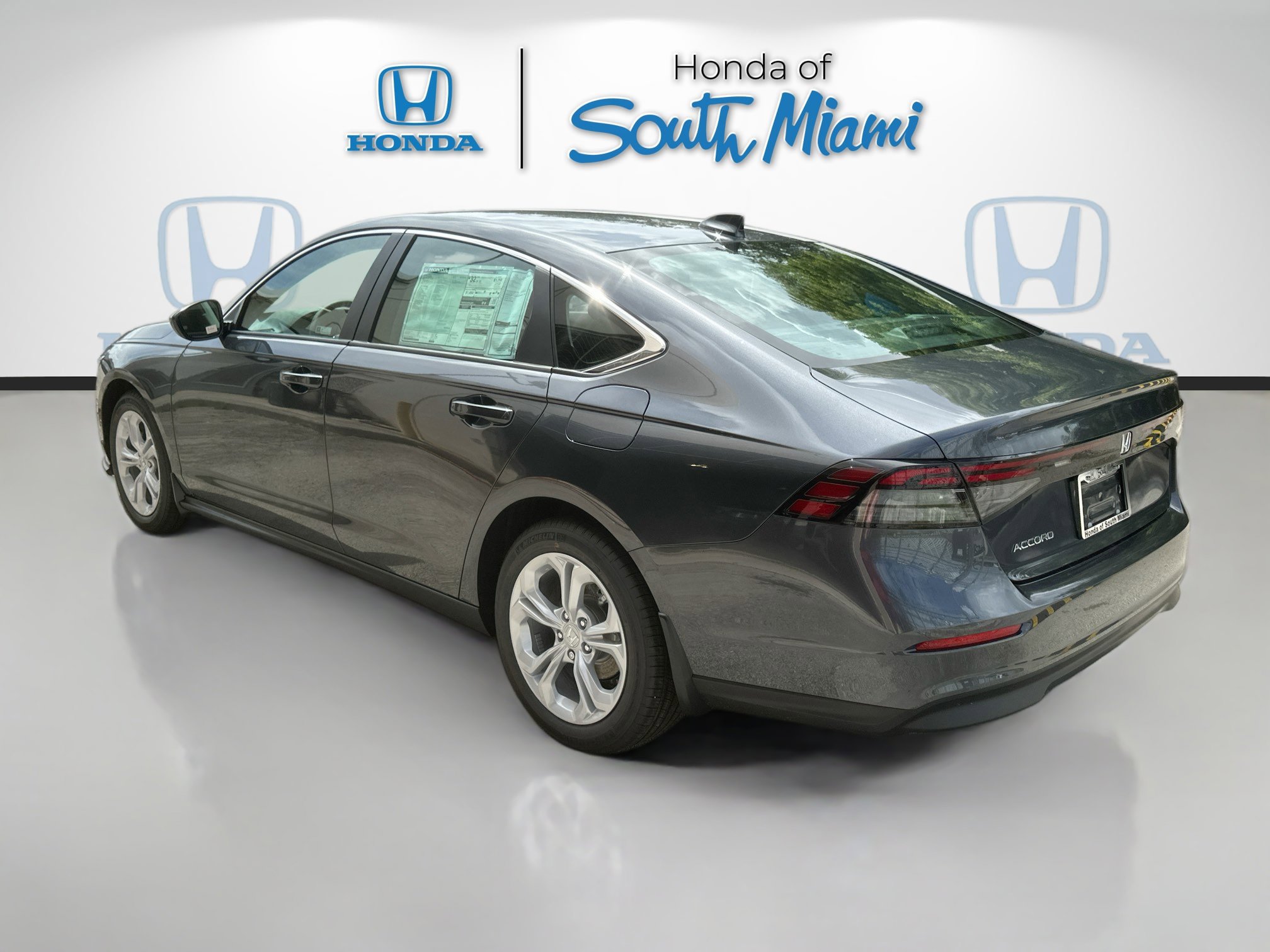 2025 Honda Accord LX photo 4