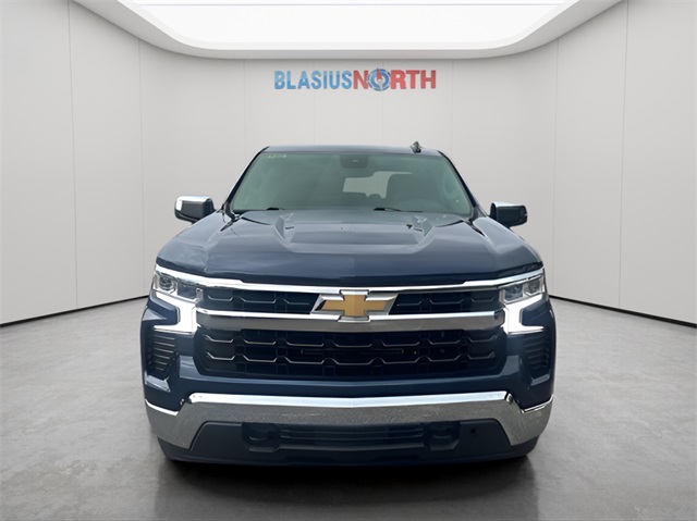 2022 Chevrolet Silverado LT 1500 photo 2