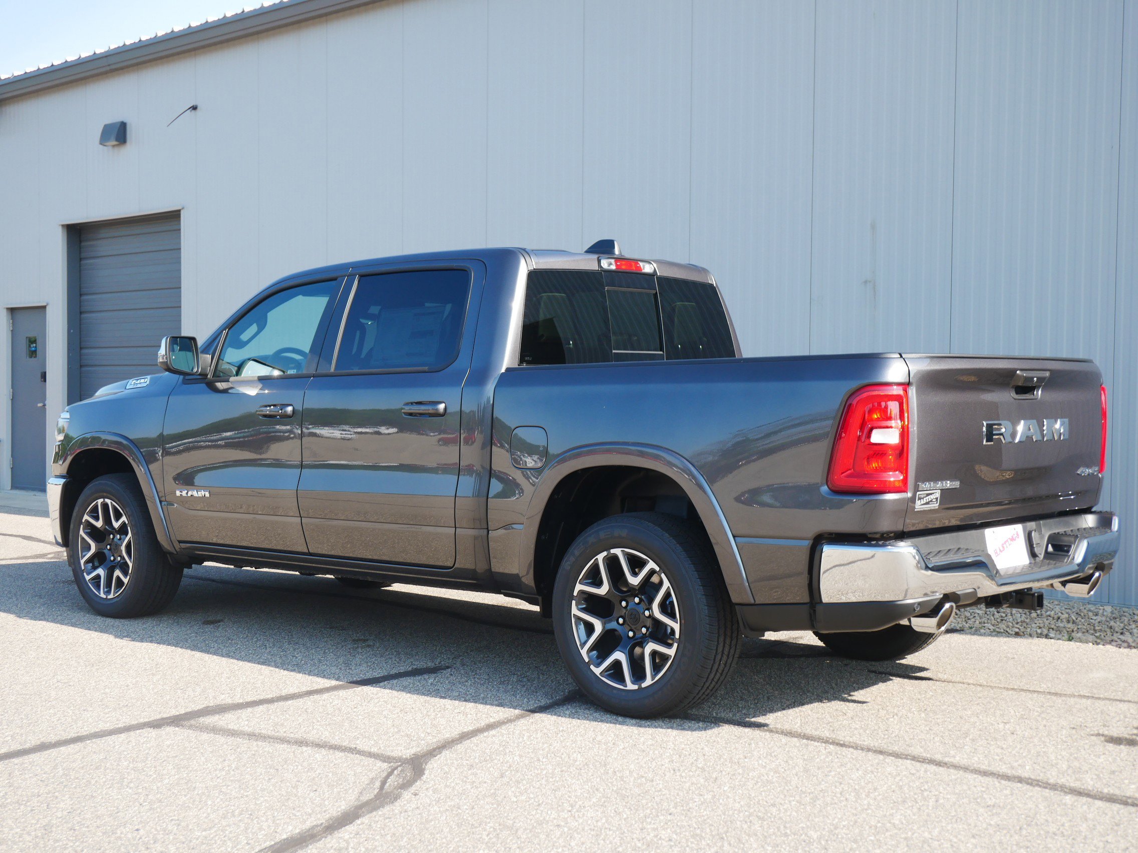 2025 Ram 1500 Laramie photo 3