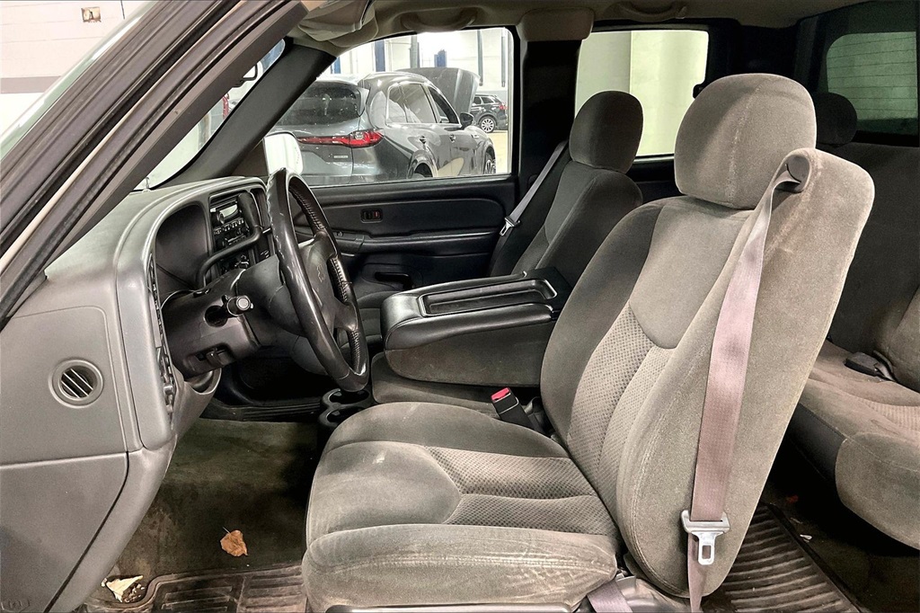 2004 CHEVROLET SILVERADO - Image 23