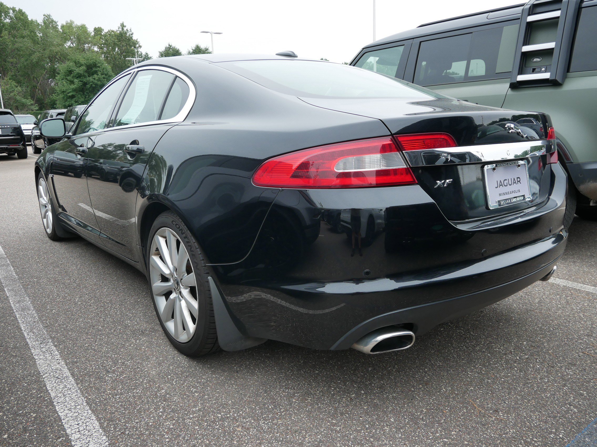 2011 Jaguar XF Premium photo 3