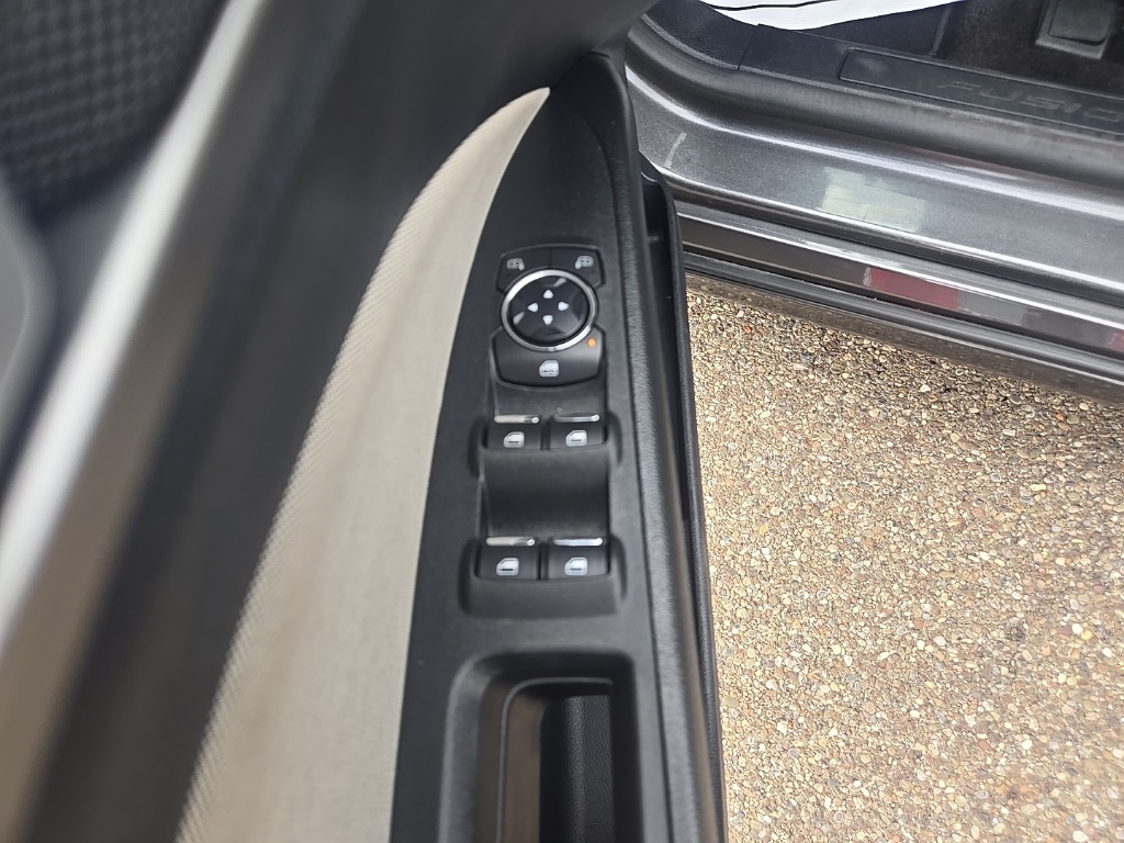 2018 Ford Fusion Hybrid S photo 10