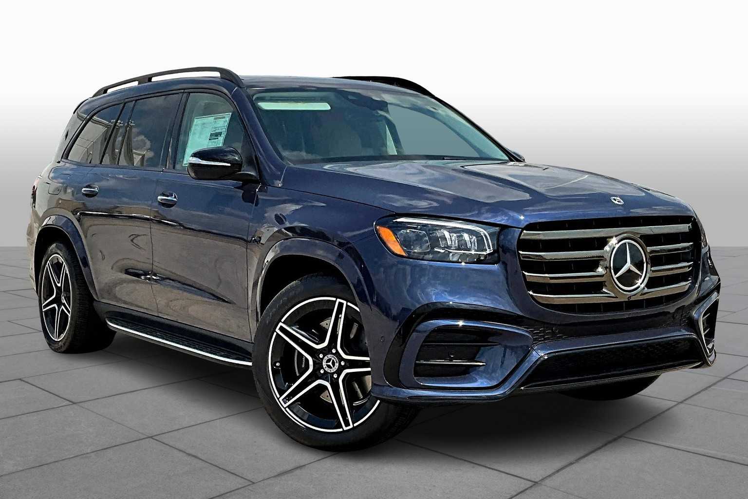 2026 Mercedes Benz GLS 450 4MATIC photo 2