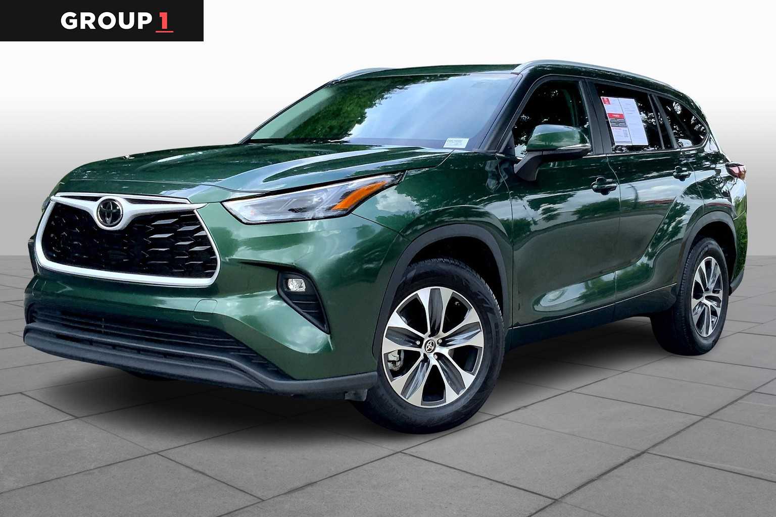 2024 Toyota Highlander XLE's photo