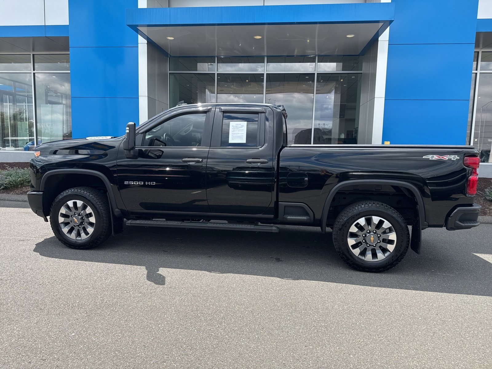 2024 Chevrolet Silverado 2500HD Custom photo 9