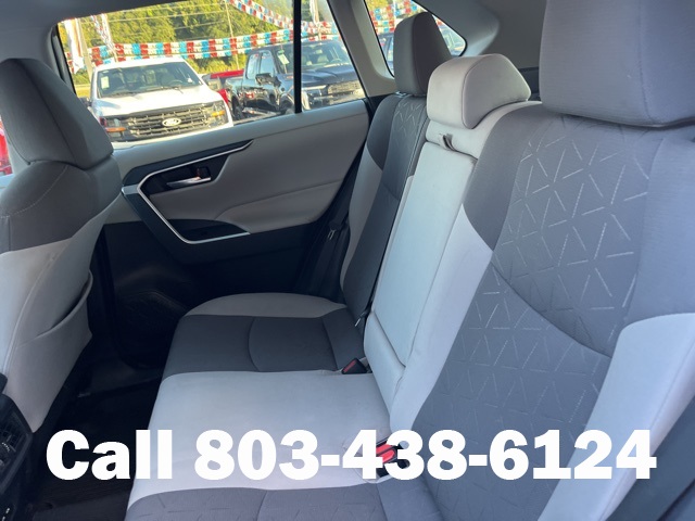 2021 Toyota RAV4 XLE photo 11