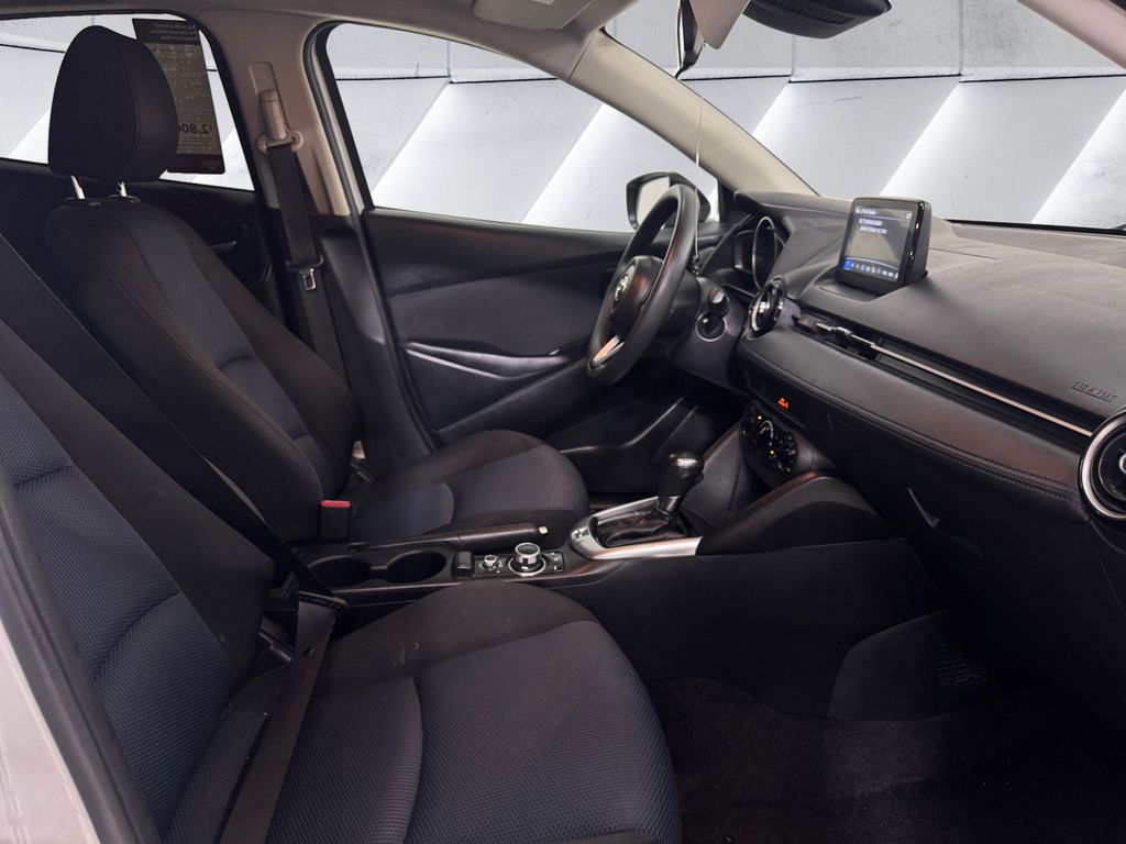 2020 Toyota Yaris L photo 13