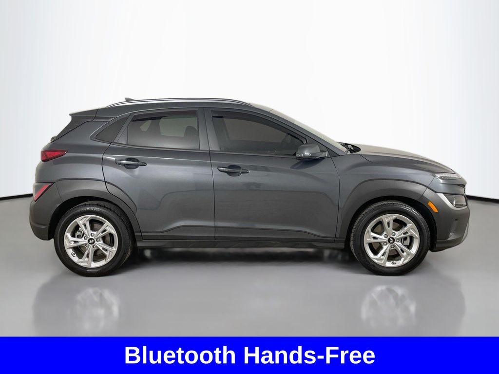 2022 Hyundai Kona SEL photo 3