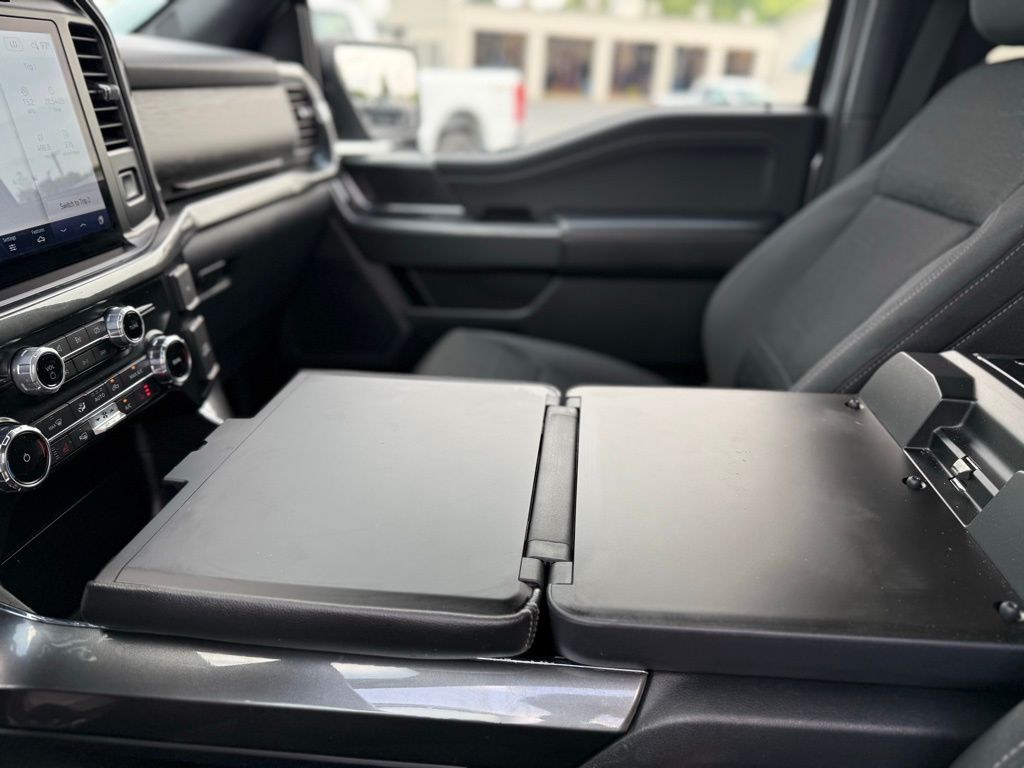 2022 Ford F-150 XLT photo 25