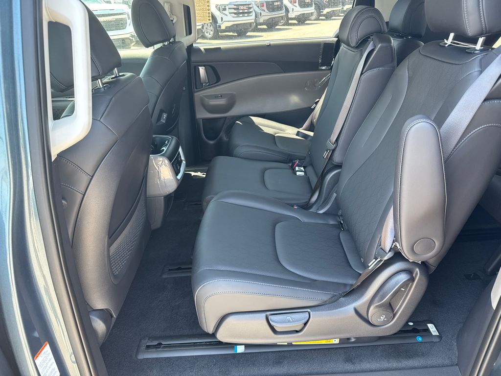 2025 Kia Carnival SX photo 18