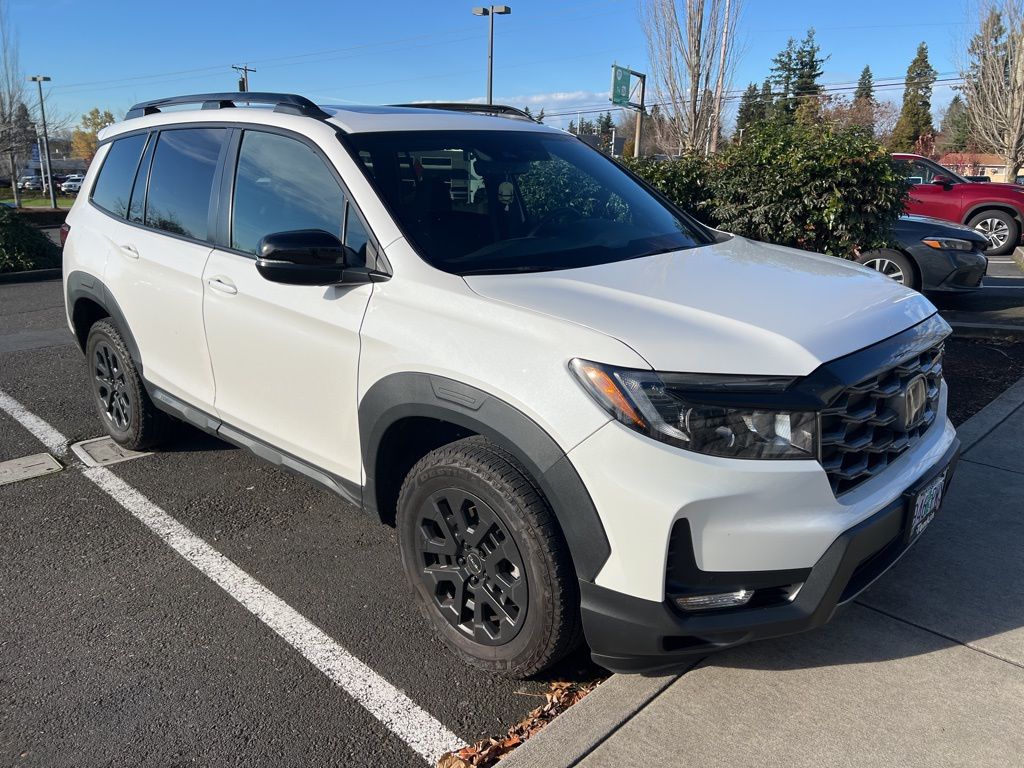 2023 Honda Passport TrailSport photo 2