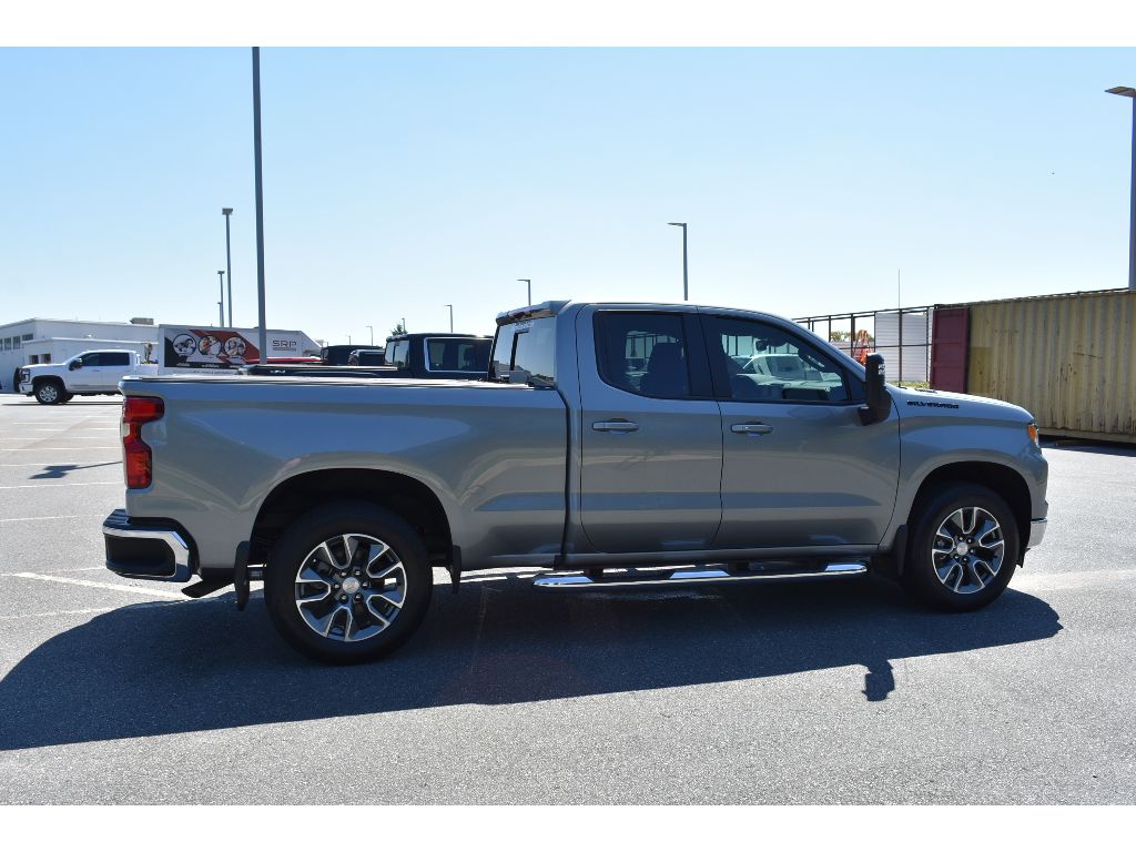 2025 Chevrolet Silverado 1500 LT photo 7