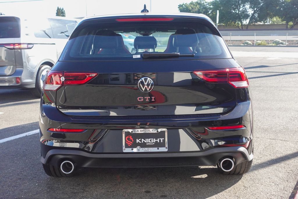 2025 Volkswagen Golf GTI Autobahn photo 4