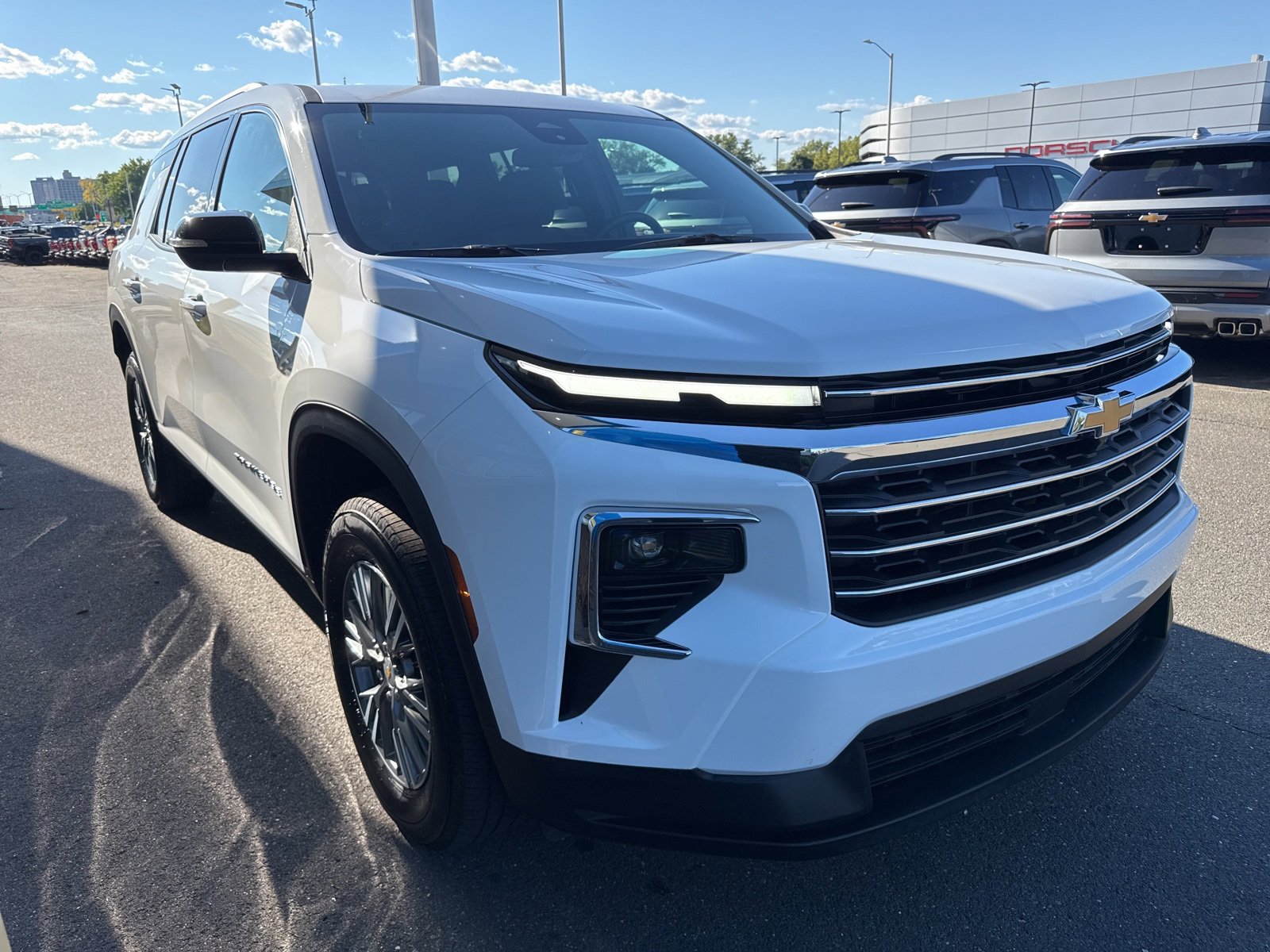 2025 Chevrolet Traverse photo 3