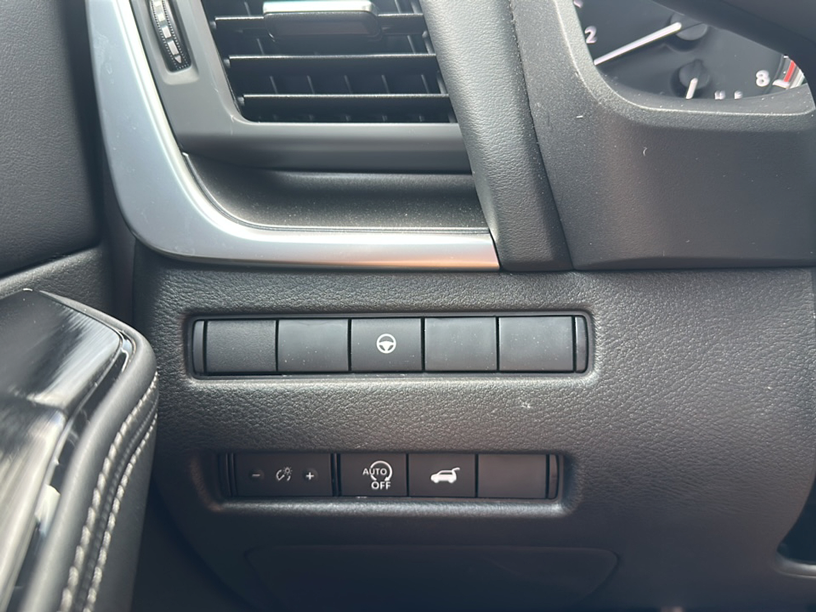 Certified Used 2025 Gun Metallic Nissan SV FWD image 35