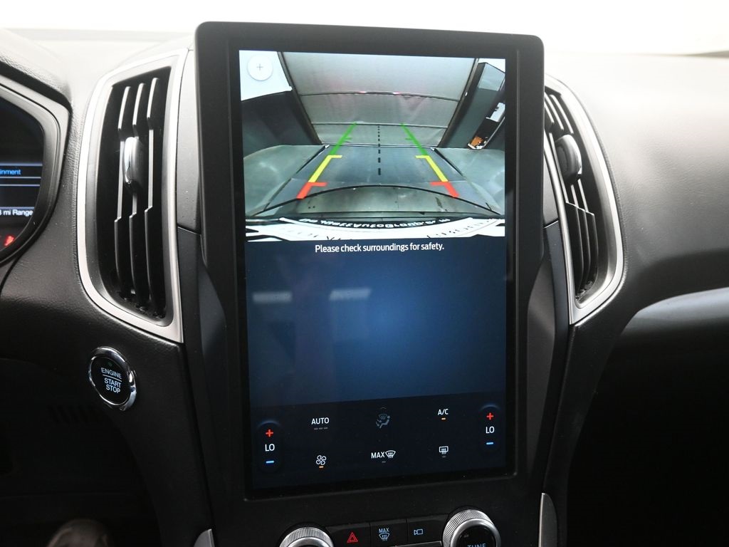 2023 Ford Edge SE photo 3
