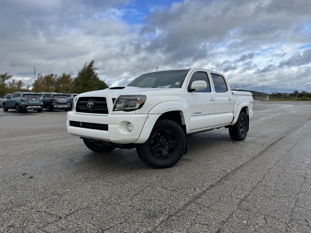 Used 2010 Toyota Tacoma Base with VIN 3TMLU4EN8AM043125 for sale in Traverse City, MI