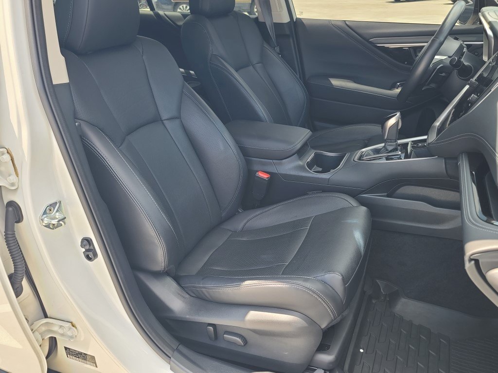 2024 Subaru Outback Touring XT photo 12