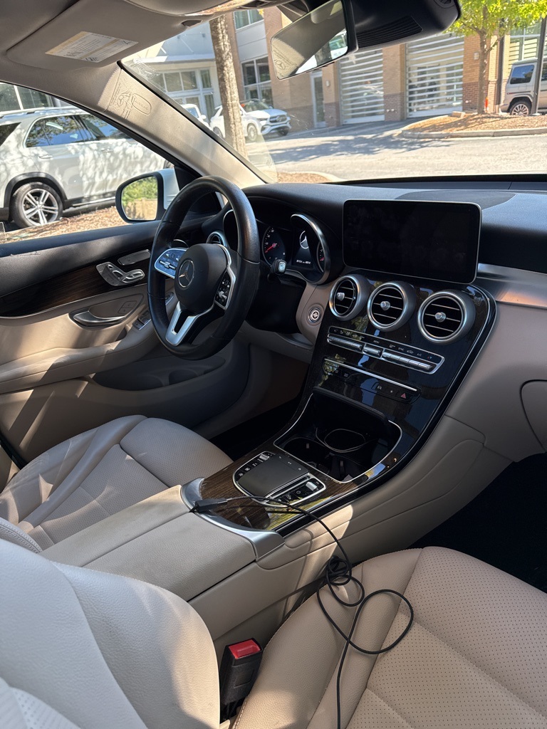2022 Mercedes Benz GLC 300 photo 4