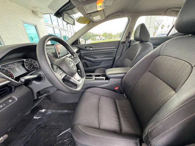 2024 Nissan Altima 2.5 SV photo 10