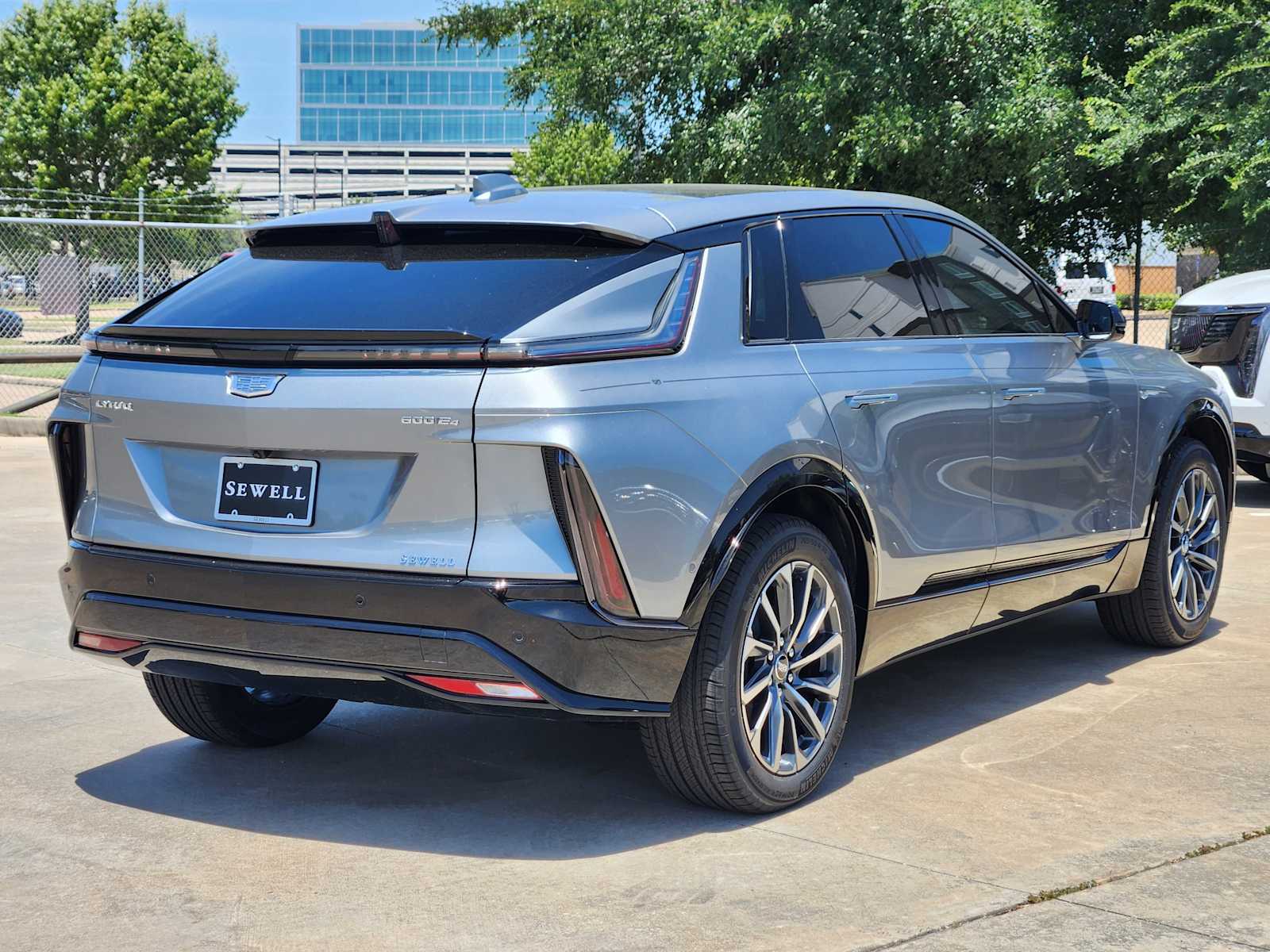 2025 Cadillac Lyriq Sport photo 4