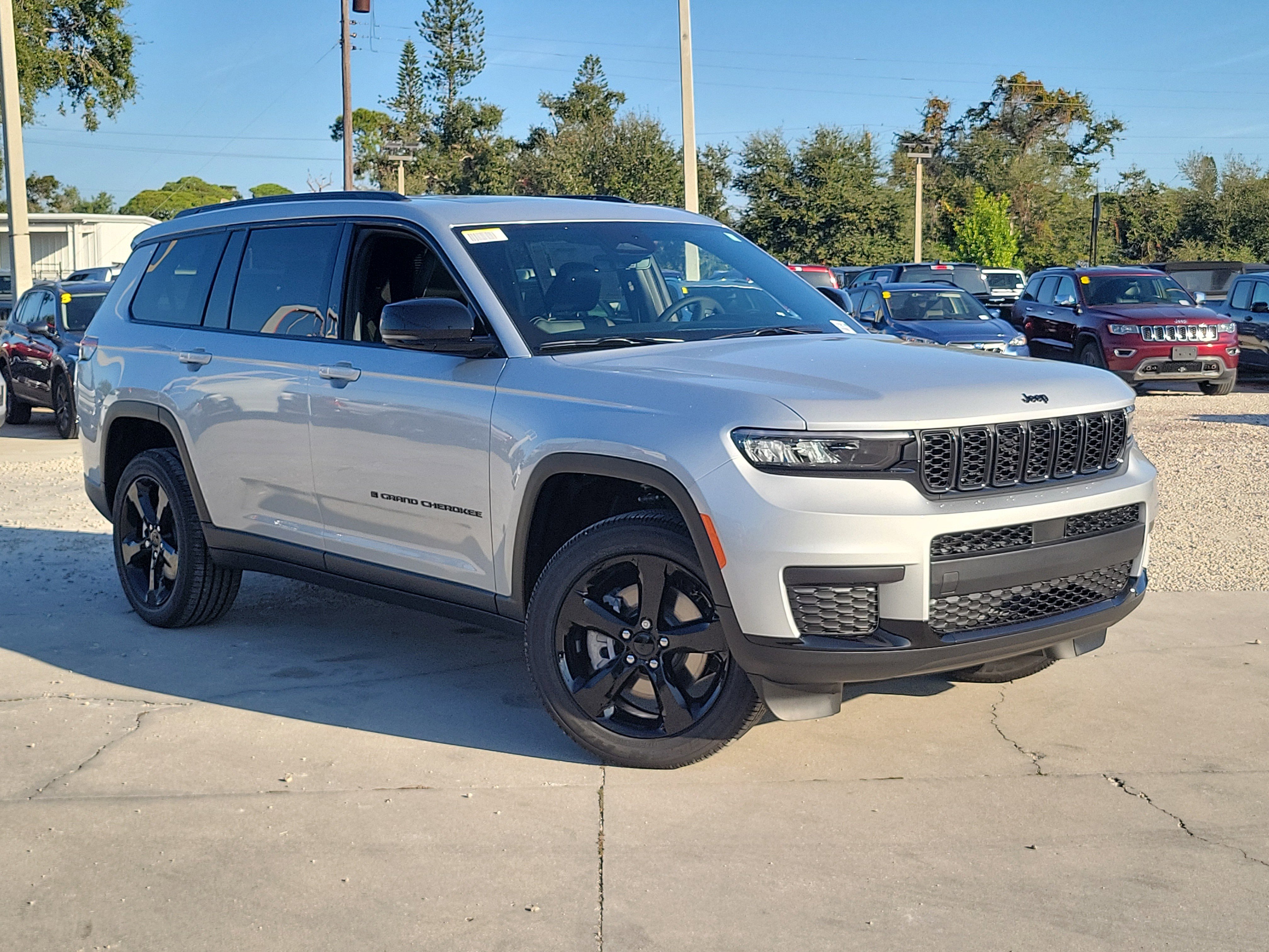 2025 Jeep Grand Cherokee L Altitude's photo