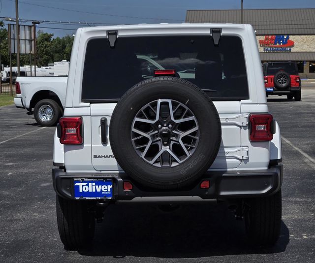2025 Jeep Wrangler Sahara photo 4