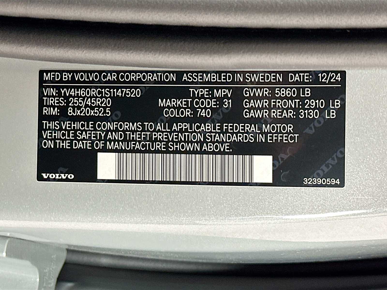 2025 Volvo XC60 T8 Plus photo 27