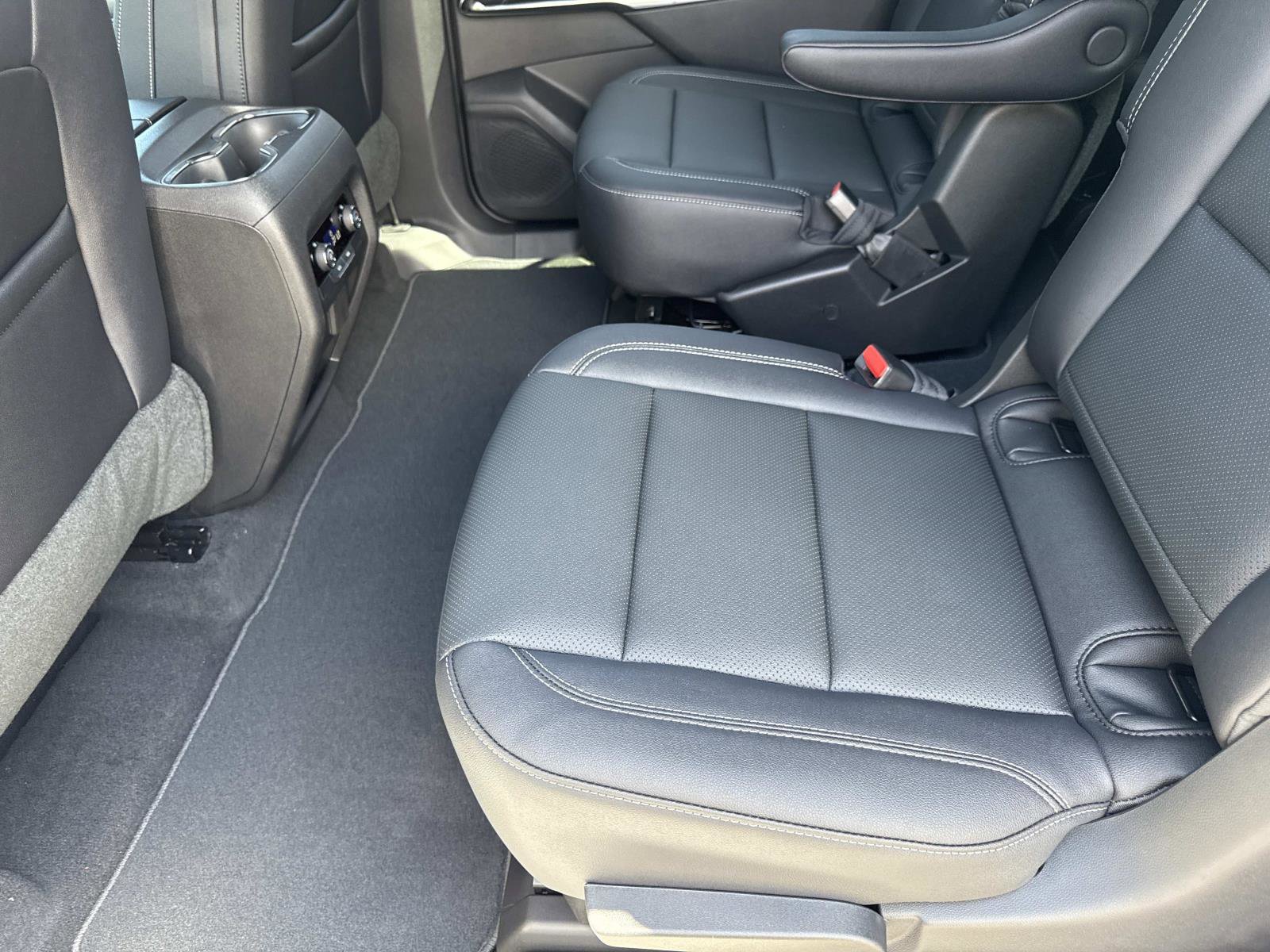2026 Chevrolet Traverse photo 10