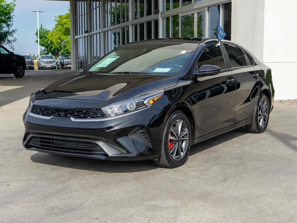 2024 Kia Forte LXS photo 3
